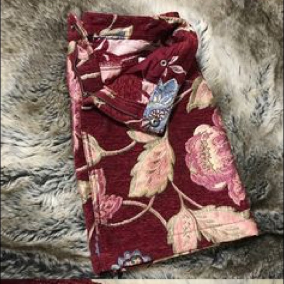 NWOT skirt! - Picture 2 of 4